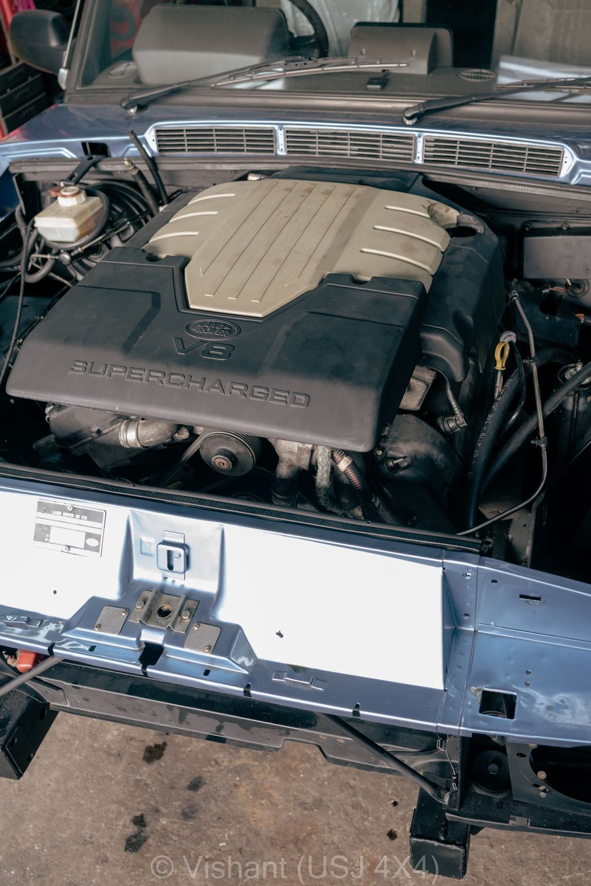 Supercharged V8 engine bay for the Range Rover Classic