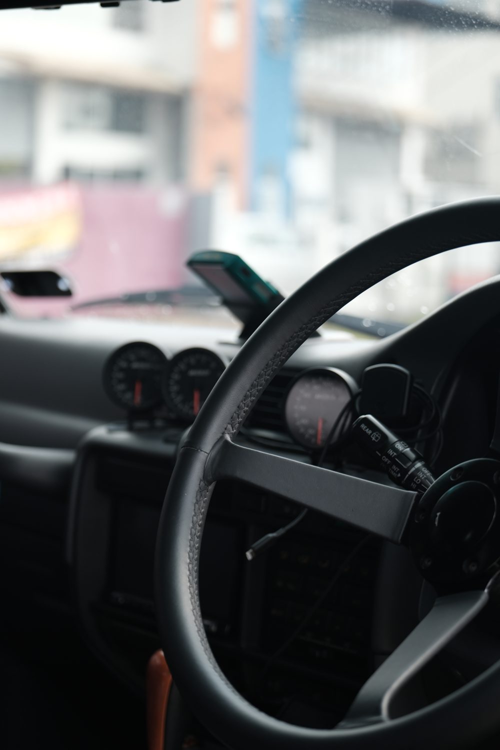 Reworked interior and steering of the 2UZ 80 Series